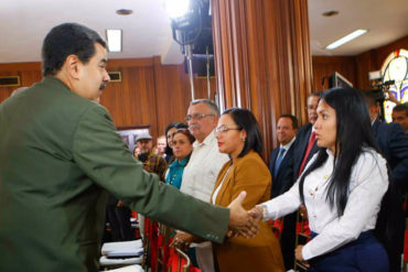 ¡RECORDAR ES VIVIR! Cuando Laidy Gómez se arrodilló ante la ANC (hoy le pusieron de «protector» de Bernal en Táchira)