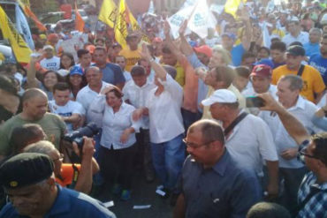 ¡NO SE LA CALAN! Opositores sacaron a chavistas de una caminata a punta de gritos y “abucheos” (+Video)