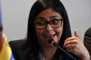 ¡DESCARADA! Delcy Rodríguez se refiere a muertes violentas en EEUU culpando al capitalismo (ignora violencia en Venezuela)