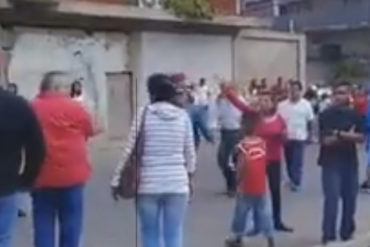 ¡NO TIENE VIDA! Así abuchearon a este alcalde chavista en centro de votación en Falcón (+Video)