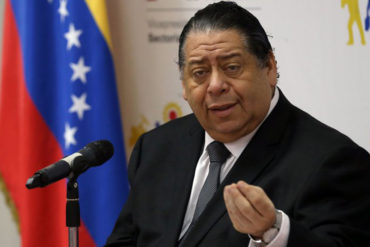 ¡NO HALLA QUÉ INVENTAR! Hermann Escarrá asegura que abrir un canal humanitario es “intervenir” a Venezuela