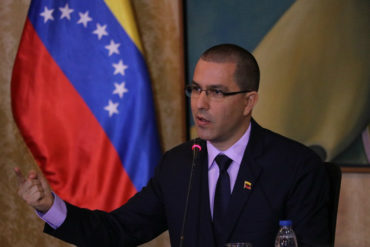 ¡DESCARO! Arreaza pide a la Unión Europea «rectificar» sanciones contra el Gobierno