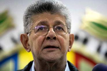 ¡DE FRENTE! Llaman “impúdico” y “bufón” a Ramos Allup por supuesta postura “complaciente” frente al gobierno