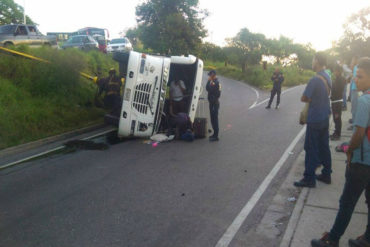 ¡ÚLTIMA HORA! 13 lesionados tras el vuelco de una unidad colectiva en Carabobo