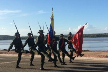 ¡MÍRALO! El patético desfile cívico-militar que organizó el oficialismo en Bolívar (+Videos)