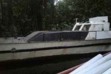 ¡UNA RAYA MÁS PA´ EL TIGRE! Venezolano preso al confiscar un semi-submarino que podría haber sido utilizado para transportar cocaína