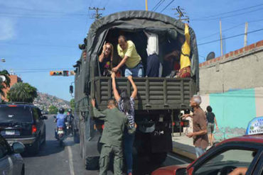 ¡ENTÉRESE! Activaron 12 camiones de tropas para trasladar a usuarios a falta de transporte público en Vargas