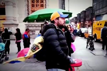 ¡MÍRALO! “Capitán Arepa”, el venezolano que sobrevive en Perú vendiendo el tradicional desayuno (+Video)