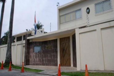 ¡URGENTE! Denuncian situación irregular en la Embajada de Chile (donde se encuentra Freddy Guevara)