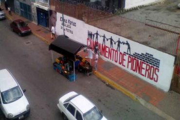 ¡ABUSO DE PODER! Denuncian que “invasores” secuestraron a viejitos en estacionamiento en La Candelaria