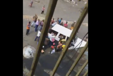 ¡MISERIA HUMANA! La batalla que protagonizaron bachaqueros y funcionarios de la Sundde en San Félix (+Video)