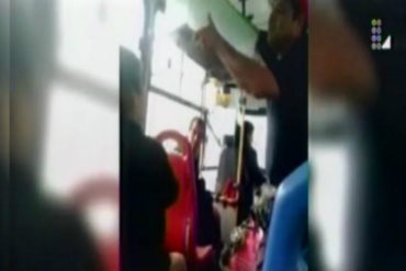 ¡VEAN! Los insultos que soportó un venezolano mientras vendía empanadas en autobús en Perú (+Video)