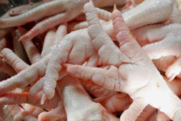 ¡LO QUE FALTABA! El nuevo producto que causó sorpresa: patas de pollo aliñadas (+Foto)