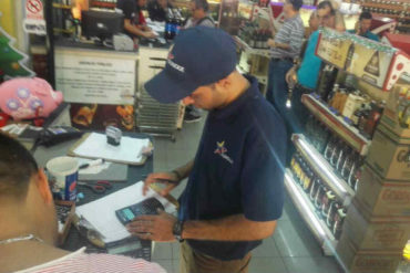 ¡LES TOCÓ EL TURNO! Sundde supervisa mercancía y precios de tiendas Prolicor en Caracas (+Fotos)