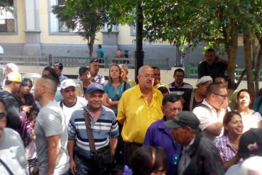 ¡QUÉ FALTA DE RESPETO! Trabajadores del Cabildo Metropolitano protestan por falta de pagos (+Fotos)