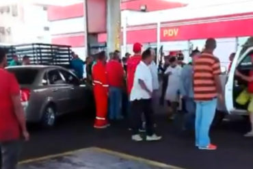 ¡EL CAOS AVANZA! GNB dispara en estación de servicio de Maracaibo para controlar desespero por surtir gasolina