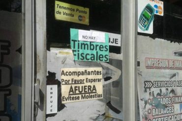 ¡LO QUÉ FALTABA! El nuevo trabajo que se inventaron los bachaqueros con los timbres fiscales