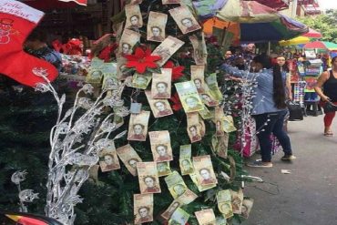 ¡PA’ LO QUE QUEDARON! Billetes venezolanos adornan arbolitos de navidad en Cúcuta (+Fotos)