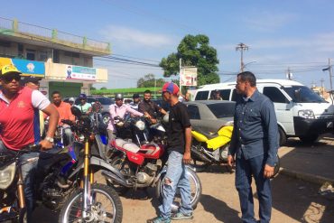 ¡QUÉ SABOTEO! Colectivos se presentaron en centro donde votó Manuel Rosales (lanzaron cohetes)