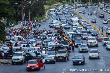 ¡QUÉ HORROR! Malandros en cortejo fúnebre sembraron el pánico frente a policías en la Prados del Este (+Video)