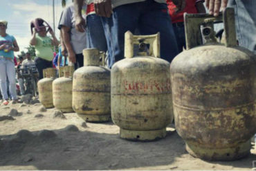 ¡ENTÉRESE! Tachirenses persiguen camiones del gas para abastecerse (+Video)