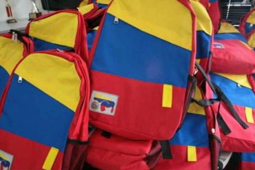 ¡IMPACTANTE! Lo que hallaron en el bolso tricolor de un estudiante de bachillerato (+Foto)