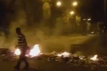 ¡EN SU CARA! Así se burló esta señora de los manifestantes que protestaron por no recibir cajas CLAP y pernil: “Me cag* de la risa” (+Video)