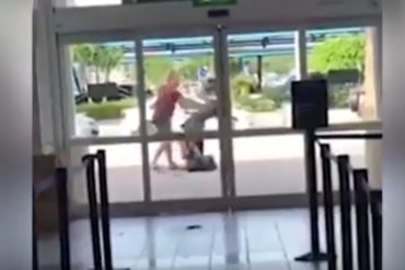 ¡QUÉ LOCURA! Hombre le cayó a golpes a la novia apenas llegó al aeropuerto (+Video)