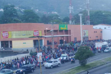 ¡PROMOVIENDO EL DESASTRE! Caos en supermercado de Mérida tras fiscalización del Sundde #9Ene