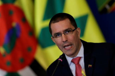 ¡OTRO SHOW! Arreaza asegura que gobierno de Colombia bloqueó cuentas del personal diplomático venezolano