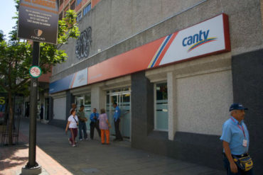 ¡SEPA! Capturaron a dos sujetos cuando robaban en la sede de Cantv de Chacao