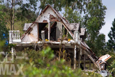 ¡ASCO! La policía defecó en los cuartos en una casa adyacente al chalet en el que se ocultaba Óscar Pérez