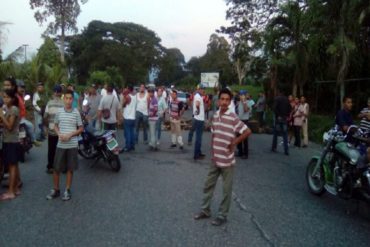 ¡TERRIBLE! Dispararon con armas largas contra personas que hacían cola para comprar arroz en Mérida