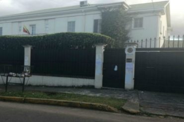¡LO ÚLTIMO! Cerraron Embajada de Venezuela en Costa Rica tras protesta de venezolanos