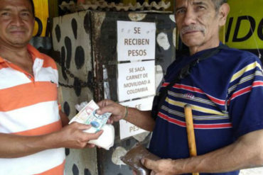 ¿Y EL BOLÍVAR FUERTE? En Táchira compran comida y bienes con pesos colombianos por escasez de bolívares