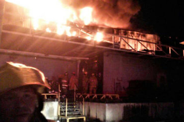 ¡VEA! Makro de Valencia se incendió este #6Ene (reportan daños materiales) (+Fotos)