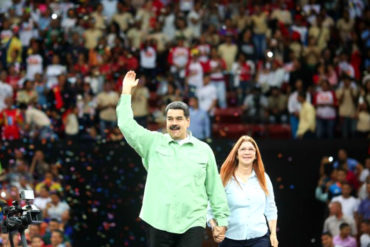 ¡MÍRELOS! La foto con la que Maduro y Cilia derrocharon “amor” por las redes (tuiteros le dieron hasta con el tobo)