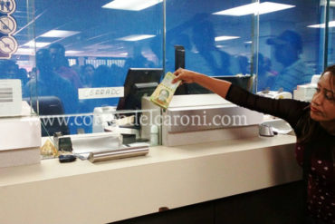 ¡SE MOLESTARON! Usuarios del Banco Mercantil en Puerto Ordaz protestaron por pagos en billetes de Bs. 50 (+Fotos)