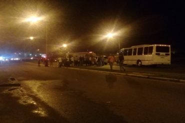 ¡LA CALLE ARDE! Reportaron fuertes protestas nocturnas en Upata por falta de agua y comida