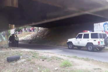 ¡QUÉ HORROR! Hallaron el cuerpo de una mujer amarrado y calcinado en la autopista Francisco Fajardo