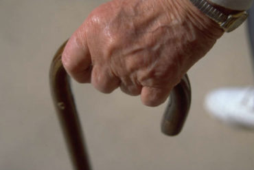 ¡QUÉ TRISTE! Abuelo ciego fue encontrado dentro de su casa en Maturín con última fase de desnutrición
