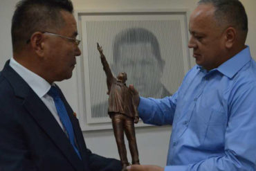 ¡RETADOR! Cabello estrechó relaciones de «amistad» con embajador de Corea del Norte (país archienemigo del «imperio»)