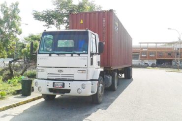 ¡SÉPALO! Habitantes de Puerto Cabello robaron 28 toneladas de maíz blanco tras vuelco de gandola