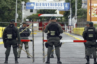 ¡QUÉ ABUSO! Denuncian que GNB estafa a venezolanos que cruzan la frontera (les quitan dólares y comida)