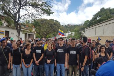 ¡HONOR A LOS CAÍDOS! Jóvenes del Movimiento Estudiantil rindieron homenaje a Pernalete, Cañizales y Castillo este #12Feb