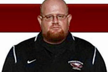 ¡HÉROE! Un entrenador murió salvando la vida de varios estudiantes durante tiroteo en instituto de Florida
