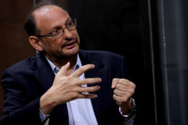 Director de Hinterlaces abogó por Maduro y sugirió que Europa debe levantar las sanciones: “Es muy difícil para el gobierno” (+Video)