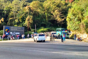 ¡CANSADOS! Por segundo día consecutivo trabajadores del IVIC manifiestan descontento en la Panamericana por bajos sueldos