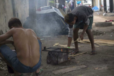 ¡ALTO A LA XENOFOBIA! 5 brasileños quedaron detenidos por agredir a un grupo de refugiados venezolanos