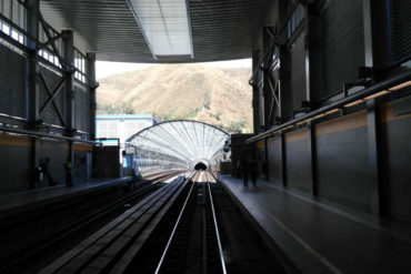 ¡SEPA! Falla eléctrica generó fuerte retraso en Metro de Los Teques este martes #13Mar